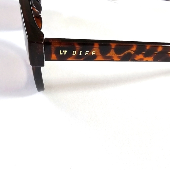 DIFF NWT Square oversized Sunglasses  56mm Charitable Eyewear NEW - Picture 5 of 5